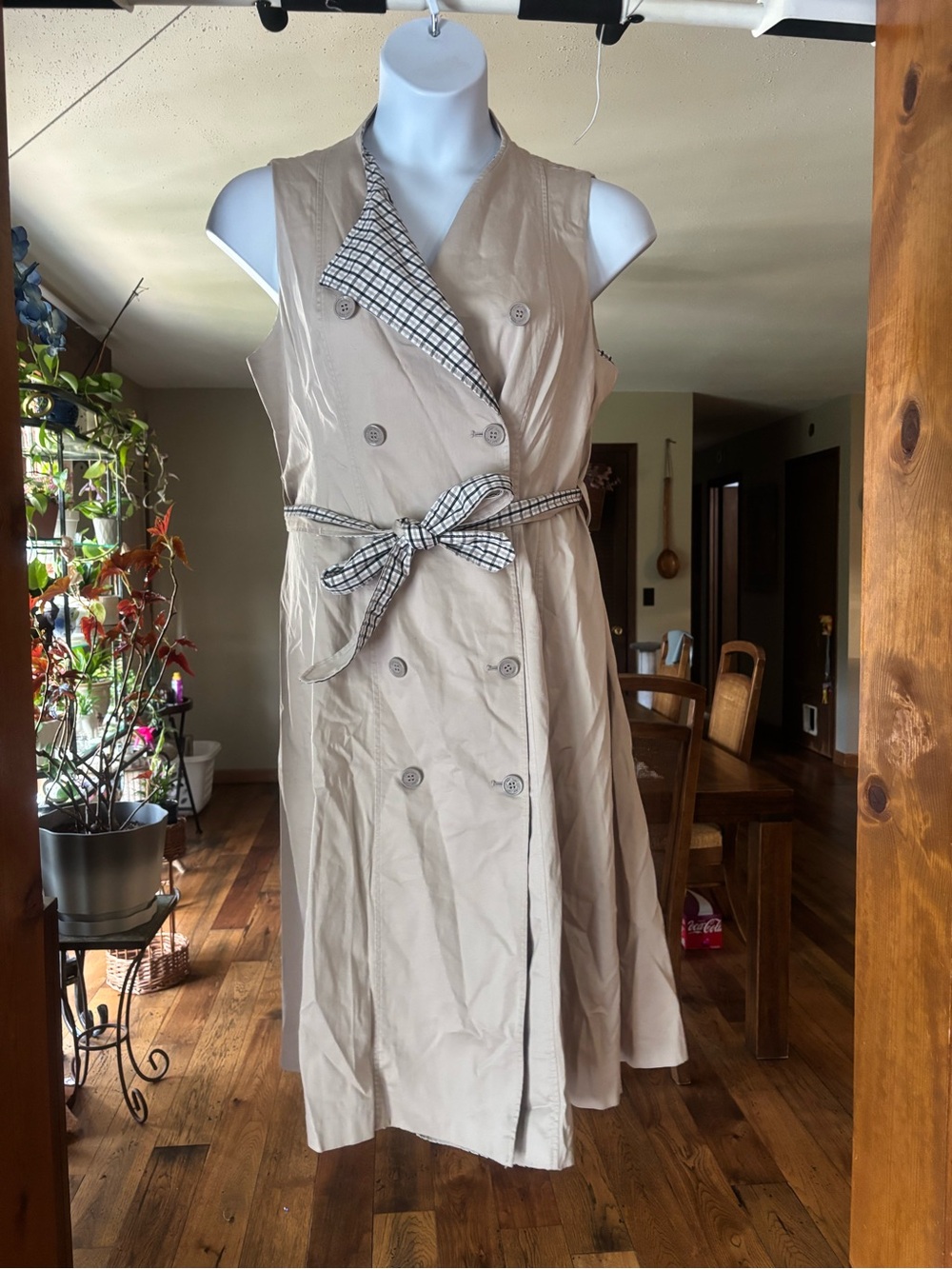 Calvin Klein Beige Sleeveless Women’s Trench Dress with Plaid Trim Size 16